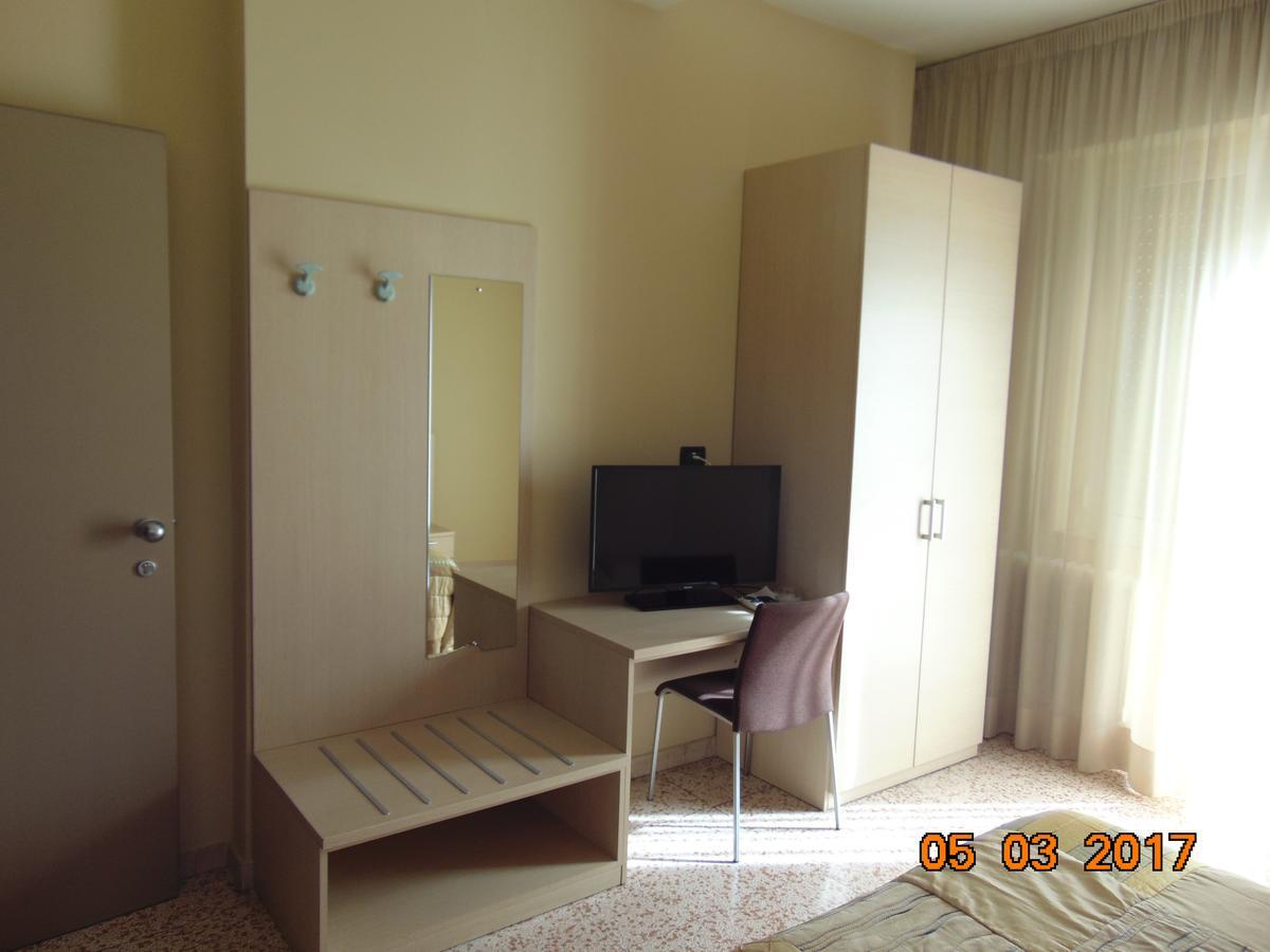 Hotel Mazzocchetti Citta Sant'Angelo Exterior photo